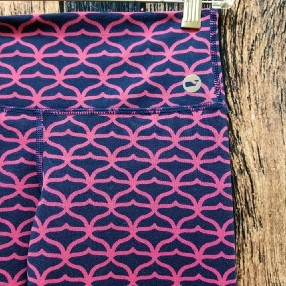 Vineyard Vines Whale Tail Around Town